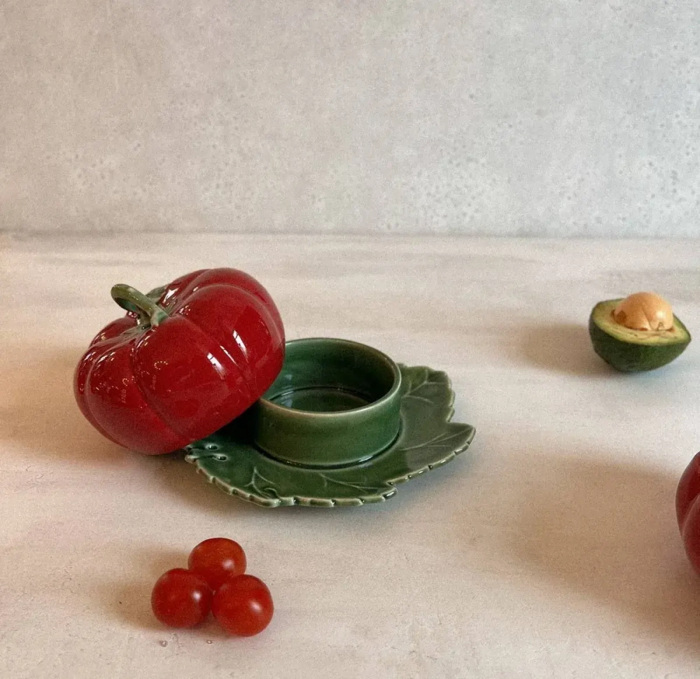 Масленка с крышкой Bordallo Pinheiro Tomato