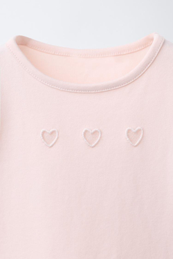 ZARA ФУТБОЛКА С СЕРДЕЧКОМ, ПАСТЕЛЬНО-РОЗОВЫЙ