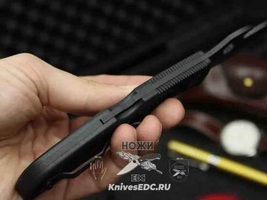 Складной нож Spyderco Matriarch 2 C12SBBK2W c клинком из стали VG-10, рукоять FRN
