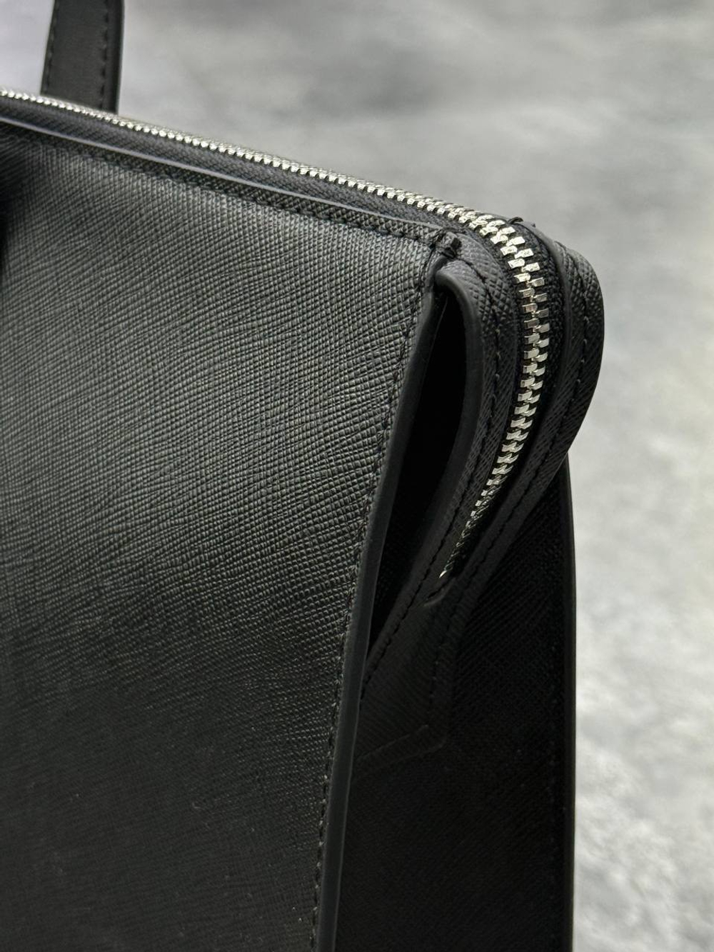 Портфель Prada