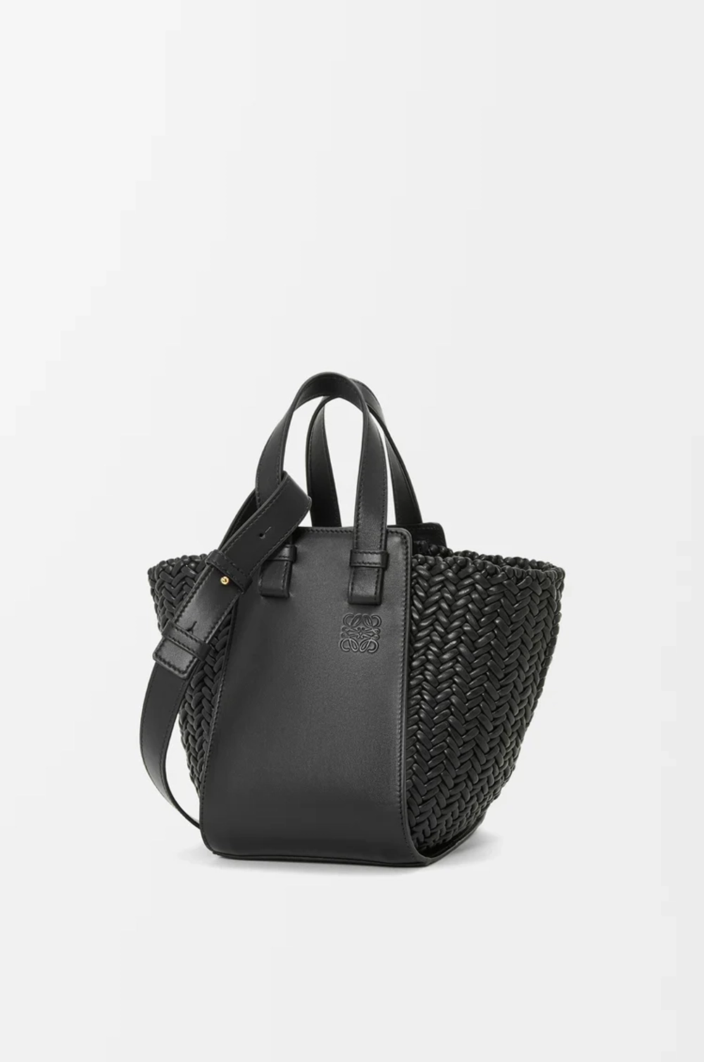Loewe Компактная сумка Hammock из телячьей кожи, черный