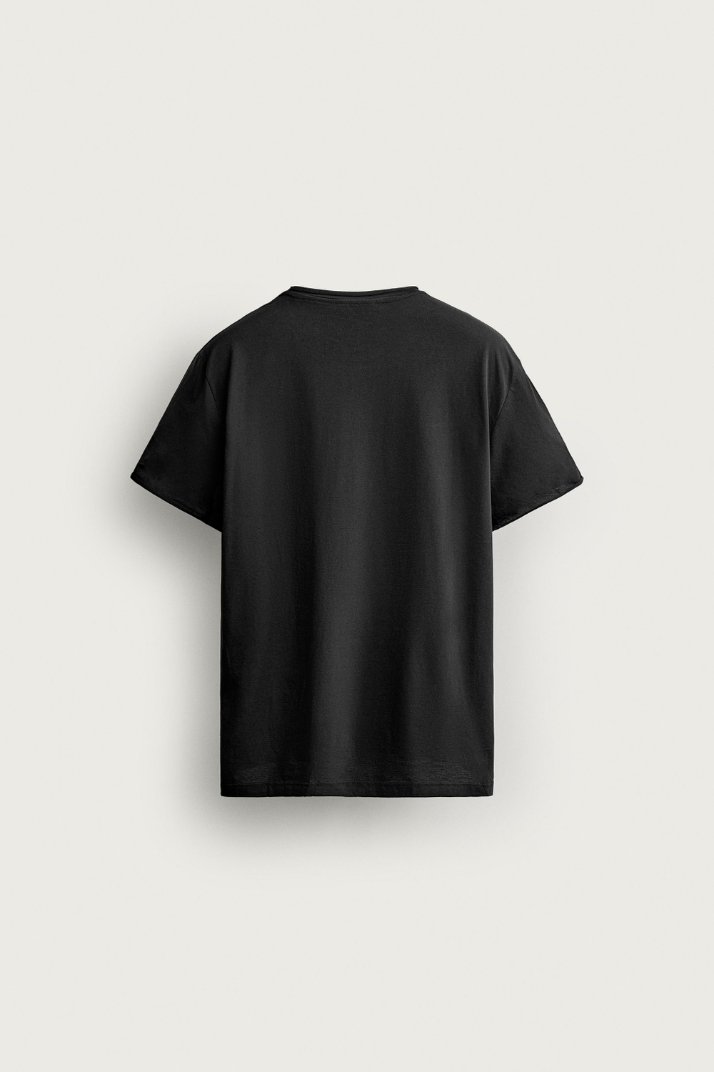 БАЗОВАЯ ФУТБОЛКА С НЕОБРАБОТАННЫМИ КРАЯМИ — ZARA