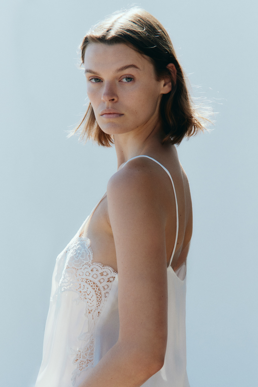 Вискозный топ с кружевом - H&M