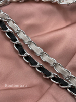 Тесьма цепь серебристая с кожаной белой вставкой