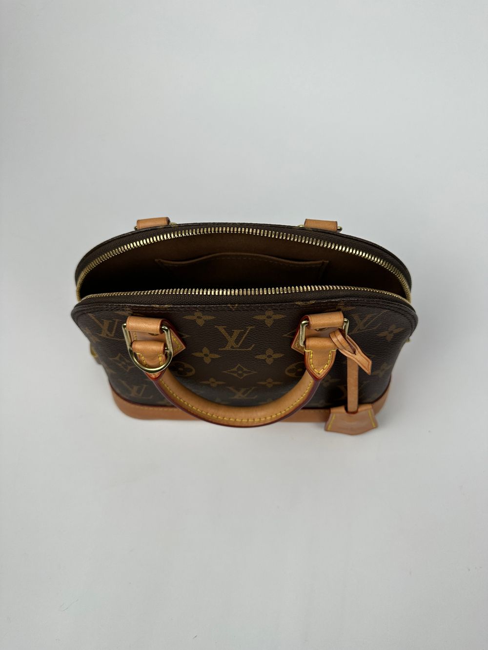 Сумка Louis Vuitton Alma BB