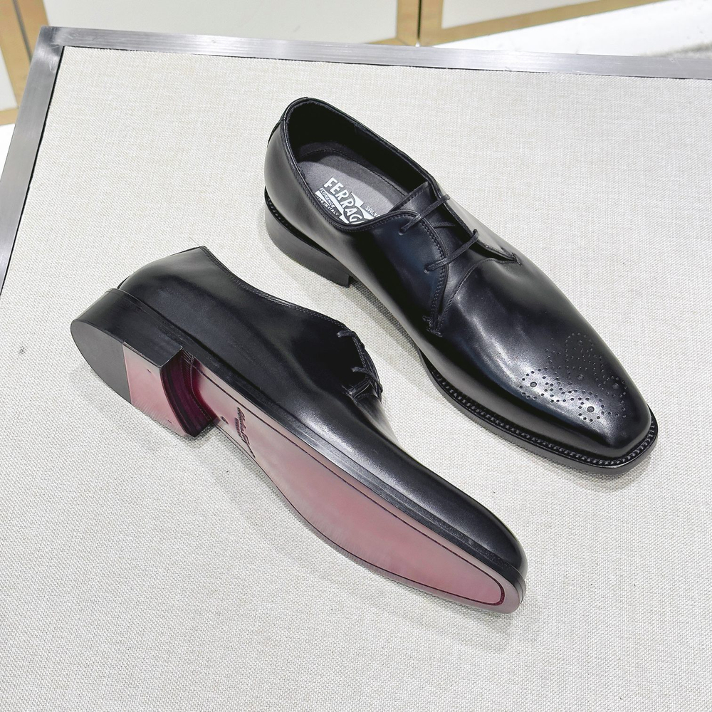Мужские кожаные дерби Ferragamo с перфорацией — чёрные — фото 4