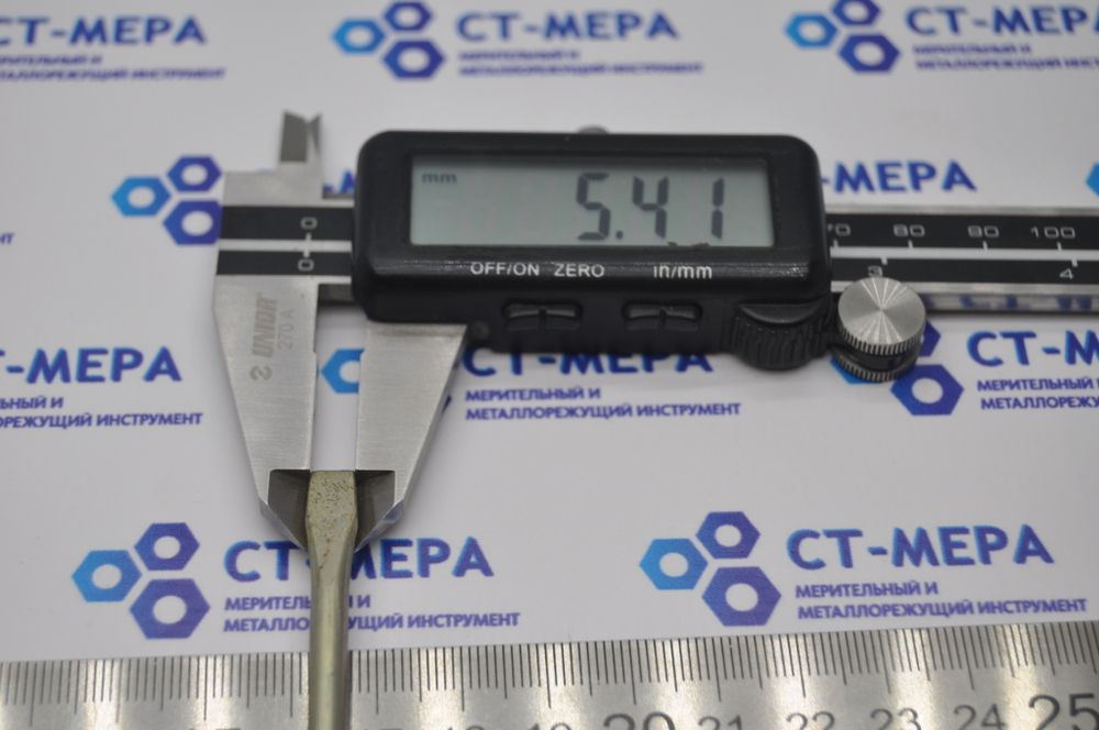 Отвертка шлицевая плоская (минусовая) 200х5.4х0.8мм (Карболитовая ручка) СССР