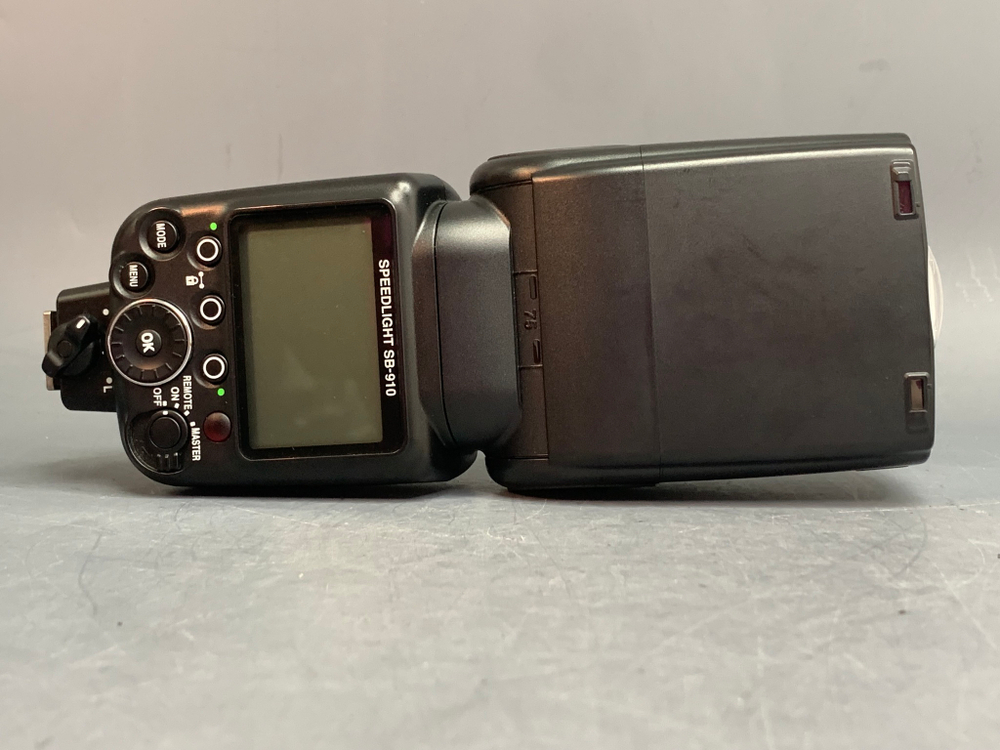 Nikon SB-910