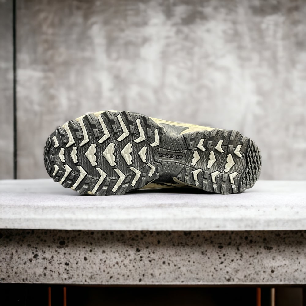 New Balance 610 • Incubation Tan Black