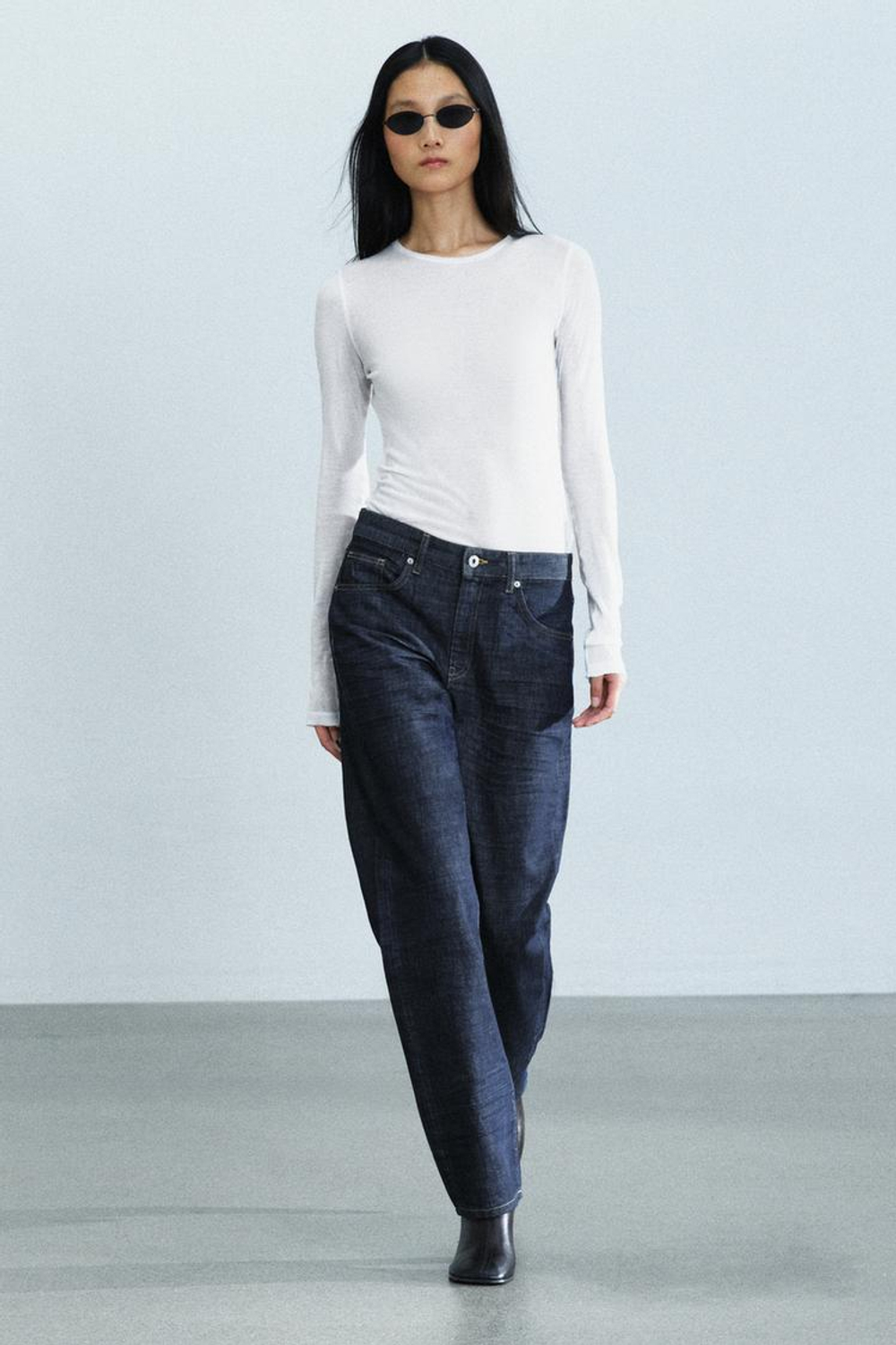 ZARA ДЖИНСЫ ПРЯМОГО КРОЯ СО СРЕДНЕЙ ПОСАДКОЙ — ZW COLLECTION, СИНИЙ