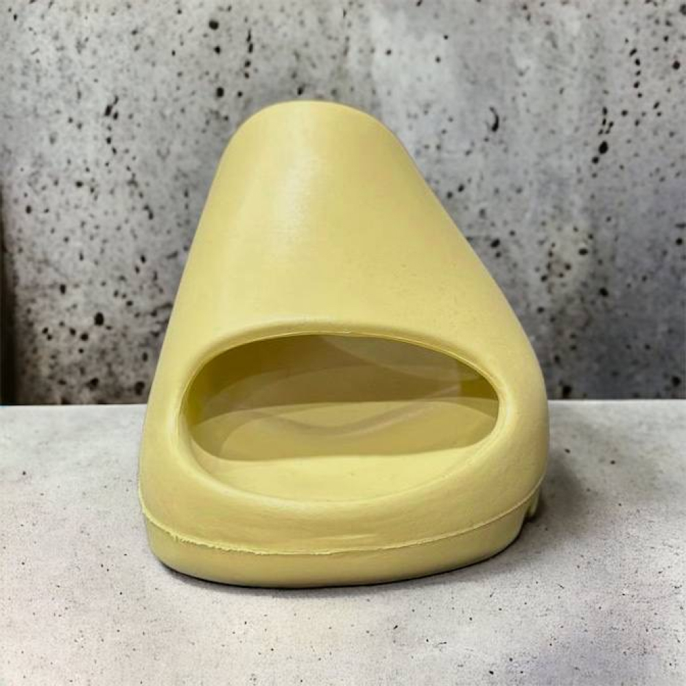 Adidas Yeezy Slide • Bone