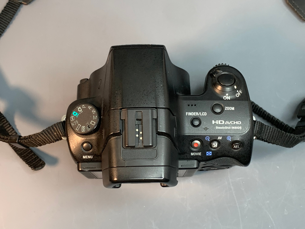 Sony SLT-A37 Kit 18-55mm 5.871 Кадров