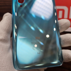 Крышка для Xiaomi Mi 10 - оригинальная задняя стеклянная панель (зеркально зелёного цвета)