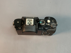 Sony A7 55.000 кадров (скол в нижней части)