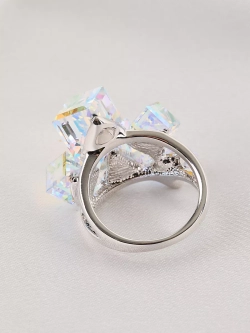 Кольцо коктейльное Мираж с кубиками-хамелеонами Swarovski