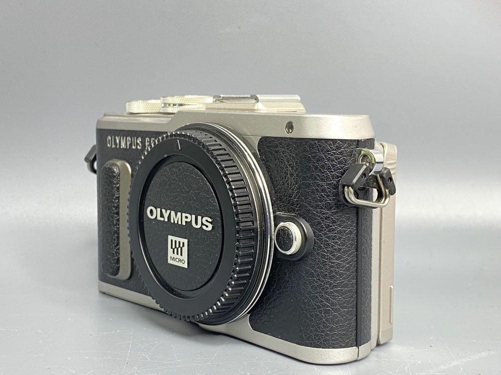 Olympus PEN E-PL8 Kit 14-42mm