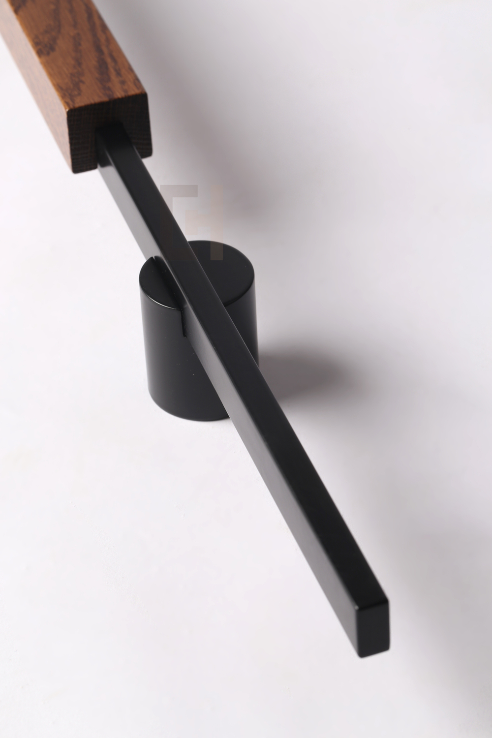 SQUARE NEEDLE