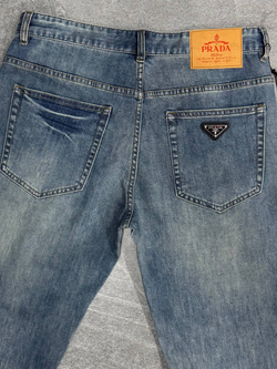 Джинсы Prada