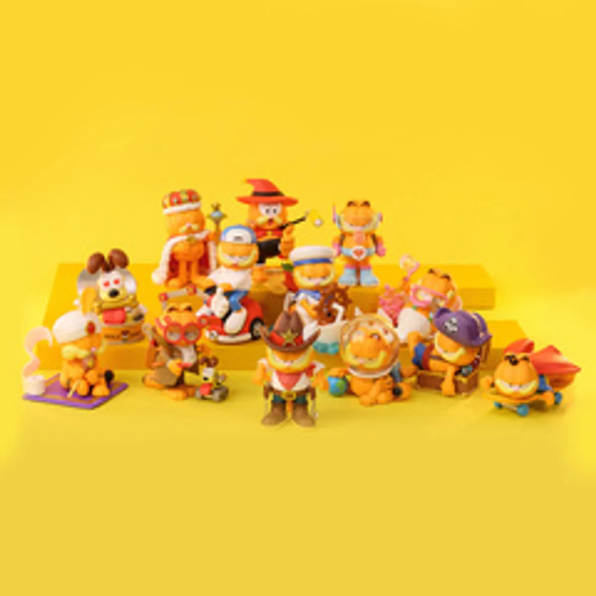 Случайная фигурка POP MART Garfield: Day Dream