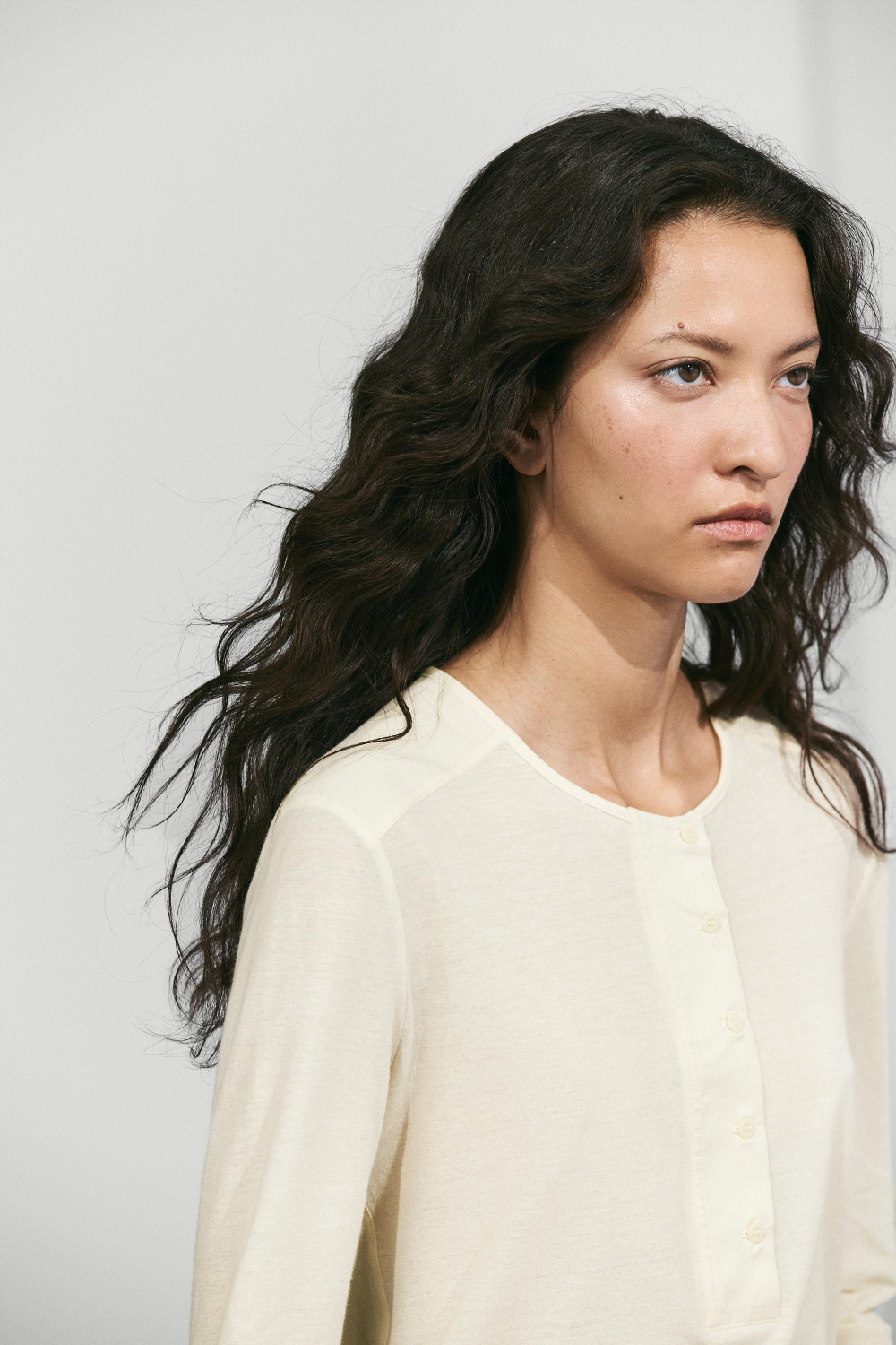 Massimo Dutti Футболка с воротником на пуговицах, бежевый