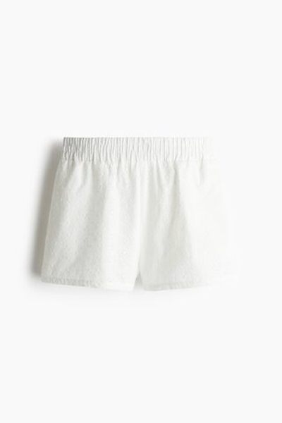 Шорты с вышивкой и высокой талией - H&M