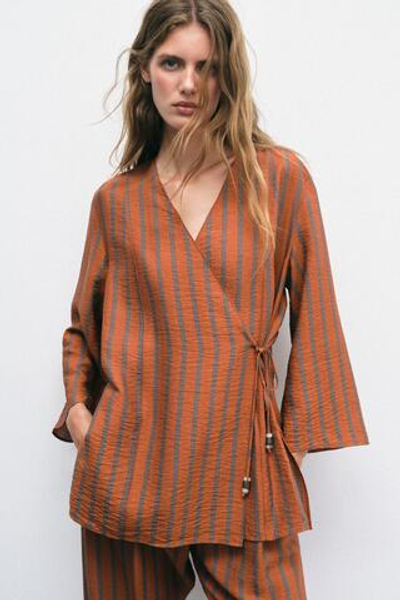 КАРДИГАН В ПОЛОСКУ НА ЗАПÁХЕ — ZARA