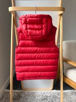 Пуховый жилет Moncler, 140