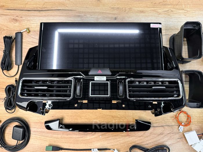 Магнитола для Toyota Land Cruiser 200 2015-2021 (без JBL) - RDL-LC200-Low монитор 12.3" на Android 12, Быстрая, CarPlay, 4G SIM-слот