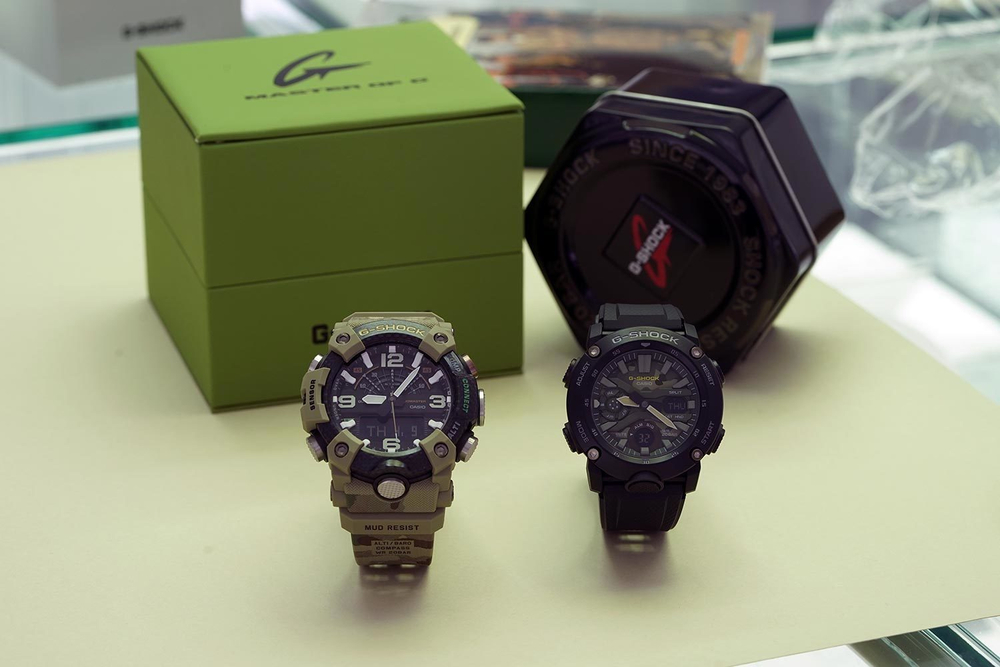 Японские наручные часы Casio G-SHOCK GA-2000SU-1AER