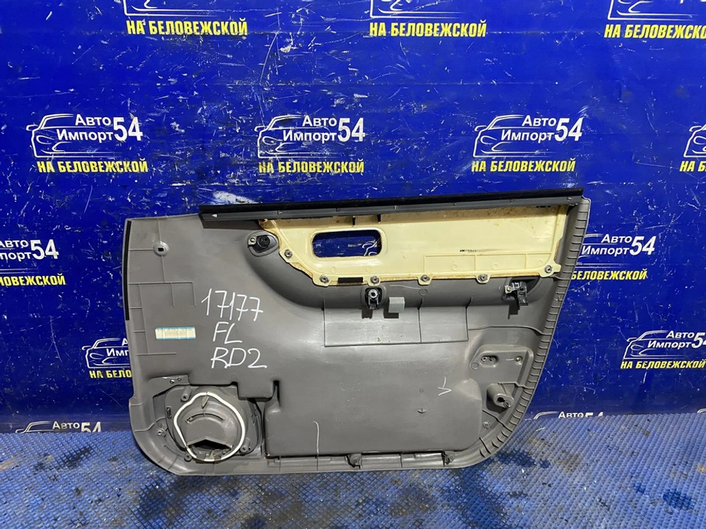 Обшивка двери Honda CR-V 1995-2001