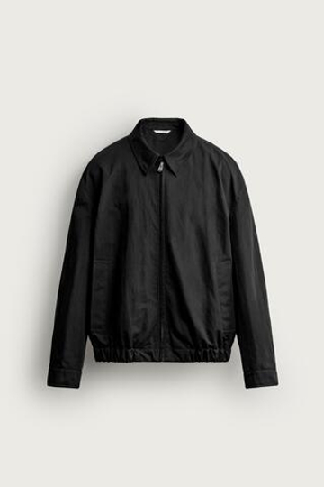 ZARA КУРТКА КЛАССИЧЕСКОГО КРОЯ СО СКЛАДКАМИ, ЧЕРНЫЙ