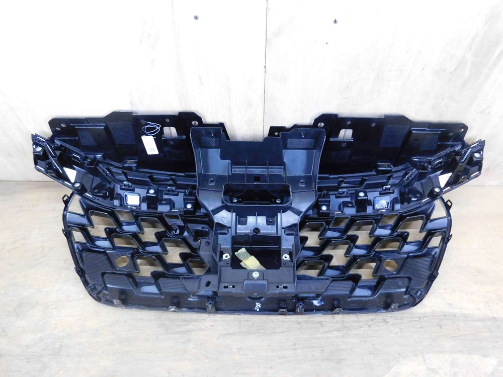решетка радиатора Suzuki Fronx WDB3S
