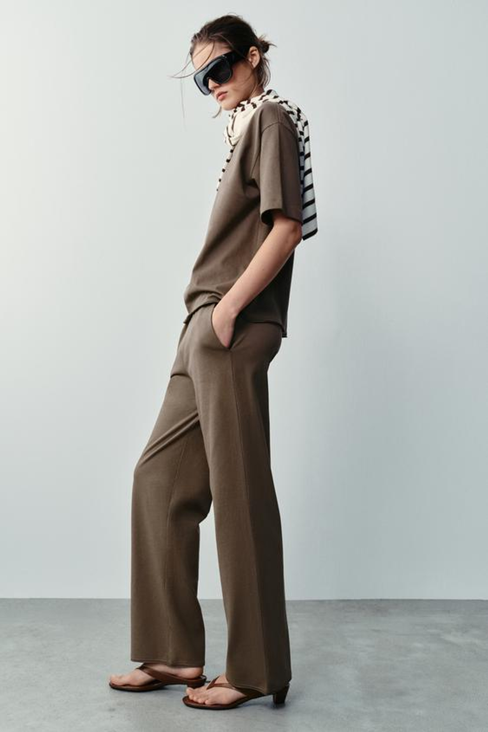 ZARA ФУТБОЛКА С КРУГЛЫМ ВЫРЕЗОМ, СЕРО-КОРИЧНЕВЫЙ