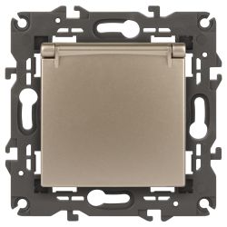 Розетка ЭРА Elegance 14-2103-04 с заземлением 2P+E Schuko со шторками с крышкой 16A-250В IP20 шампань | Эра Elegance