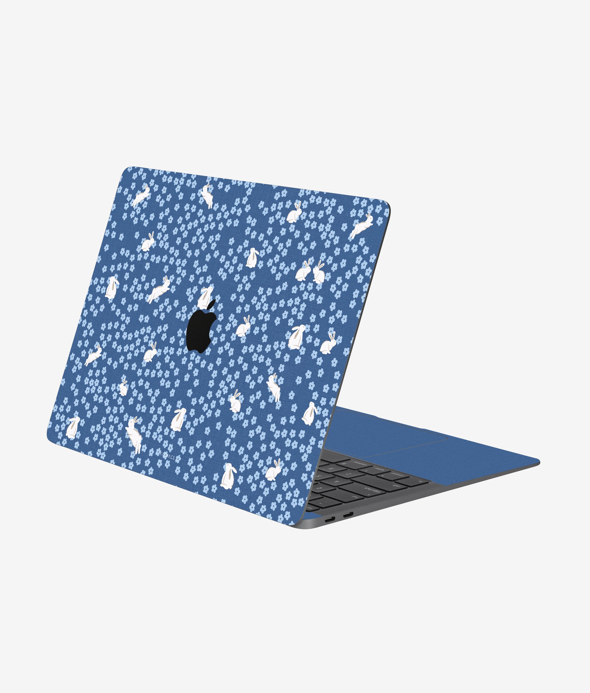 Виниловая наклейка BUNNY HILL для MacBook