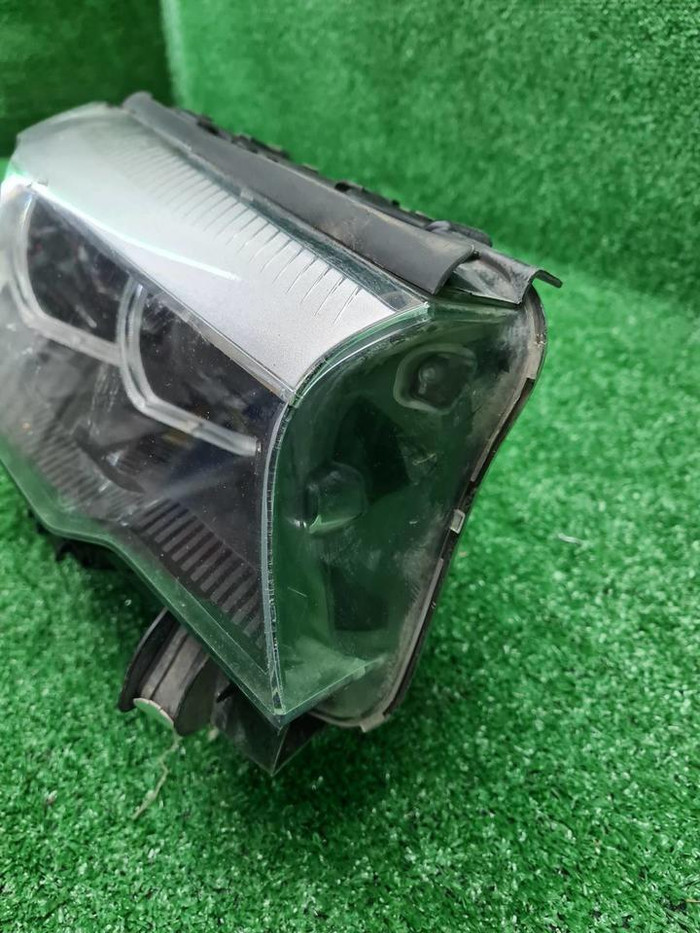 Фара правая BMW 5er G30 (2017-2020) LED