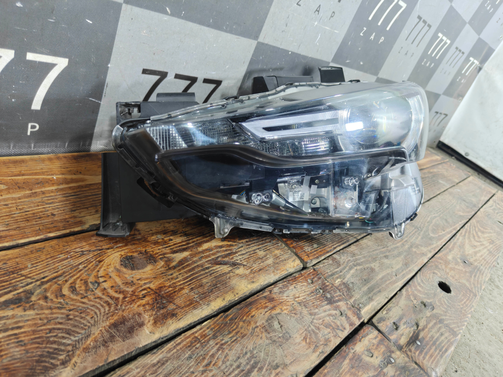 Фара левая Adaptive LED Mazda CX-5 2 (KF) 17-нв Б/У Оригинал KB8P51041J