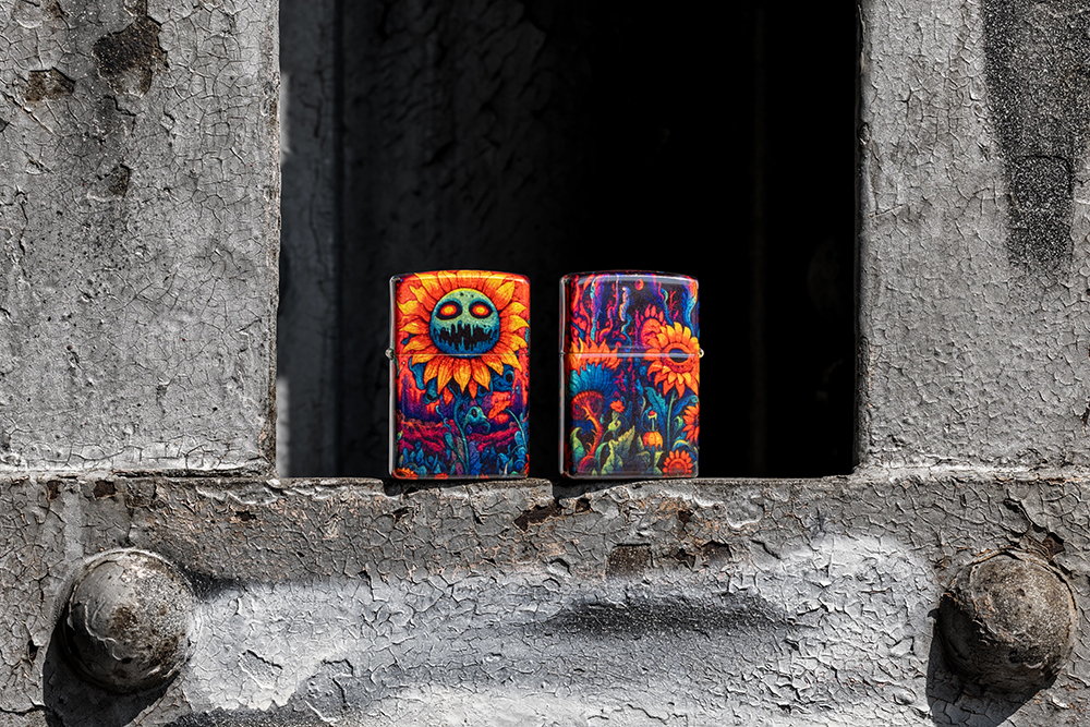 Зажигалка ZIPPO Spooky Sunflower с покрытием 540 Tumbled Brass, латунь/сталь, разноцветная, 38x13x57
