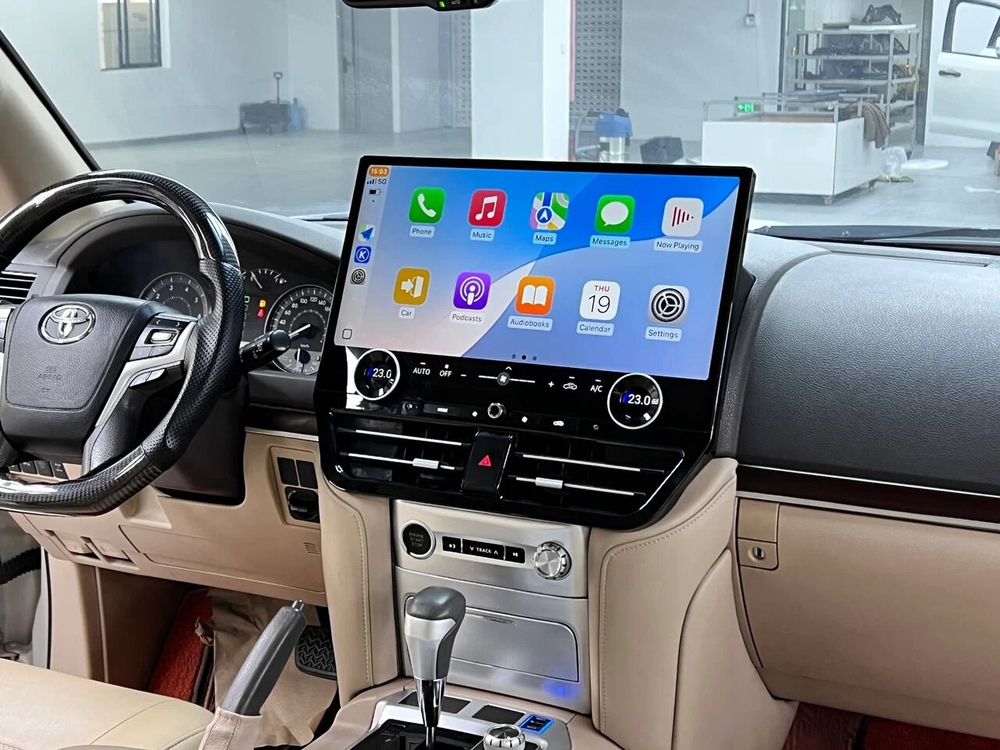 Штатная магнитола для TOYOTA Land Cruiser 200 10.2015+ low KUBERG ZF-3033L-GE