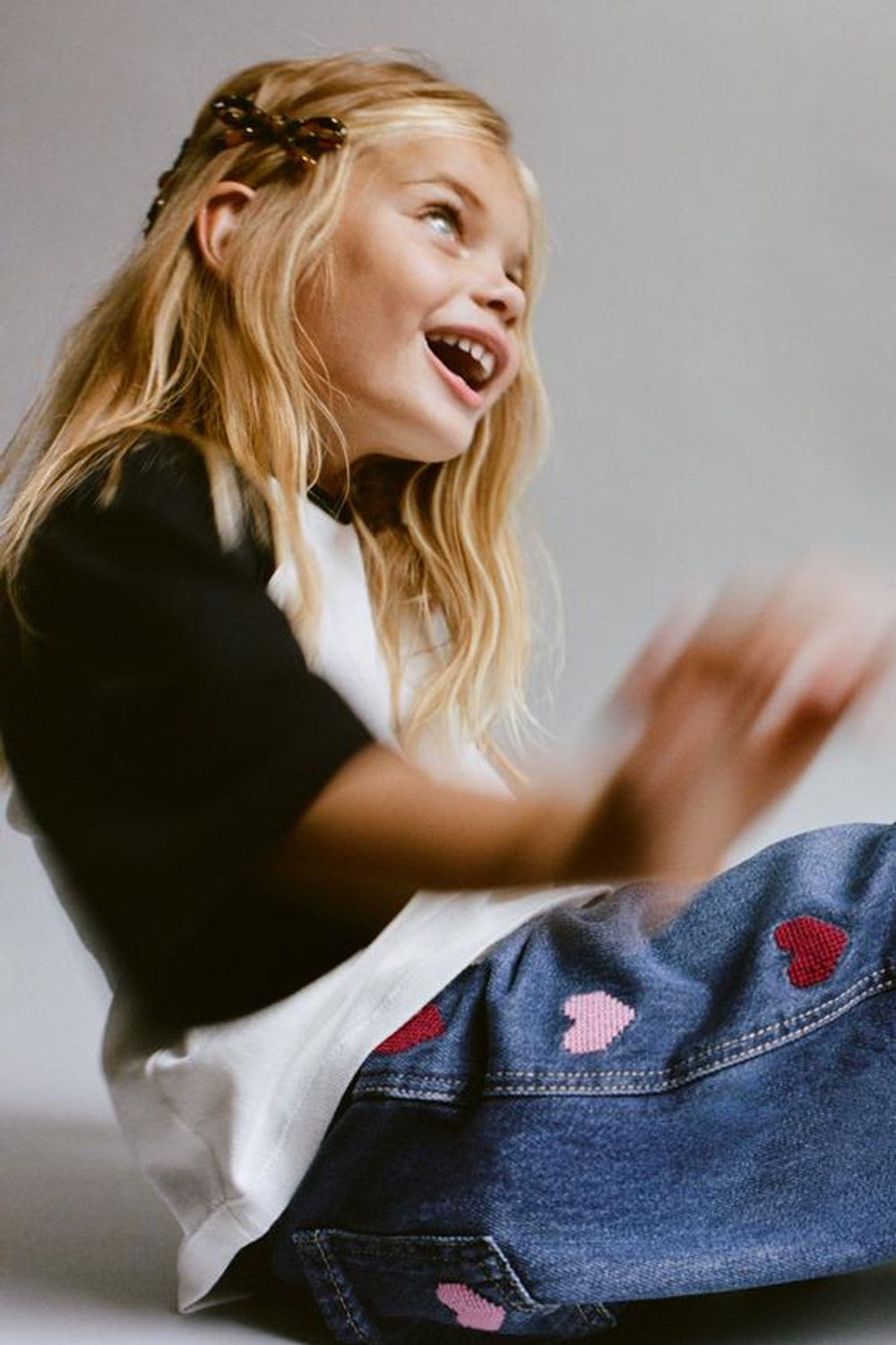 ZARA ДЖИНСЫ BARREL С ВЫШИВКОЙ «СЕРДЦА», СИНИЙ