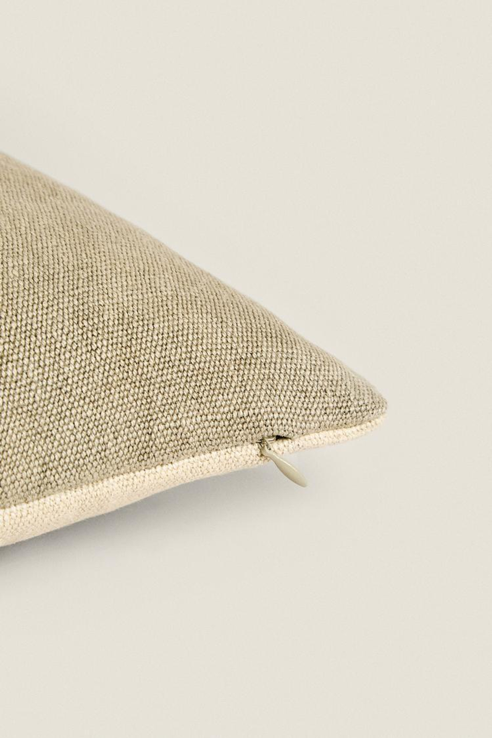 ZARA HOME ОДНОТОННЫЙ ЧЕХОЛ НА ПОДУШКУ, СВЕТЛО-ЗЕЛЕНЫЙ