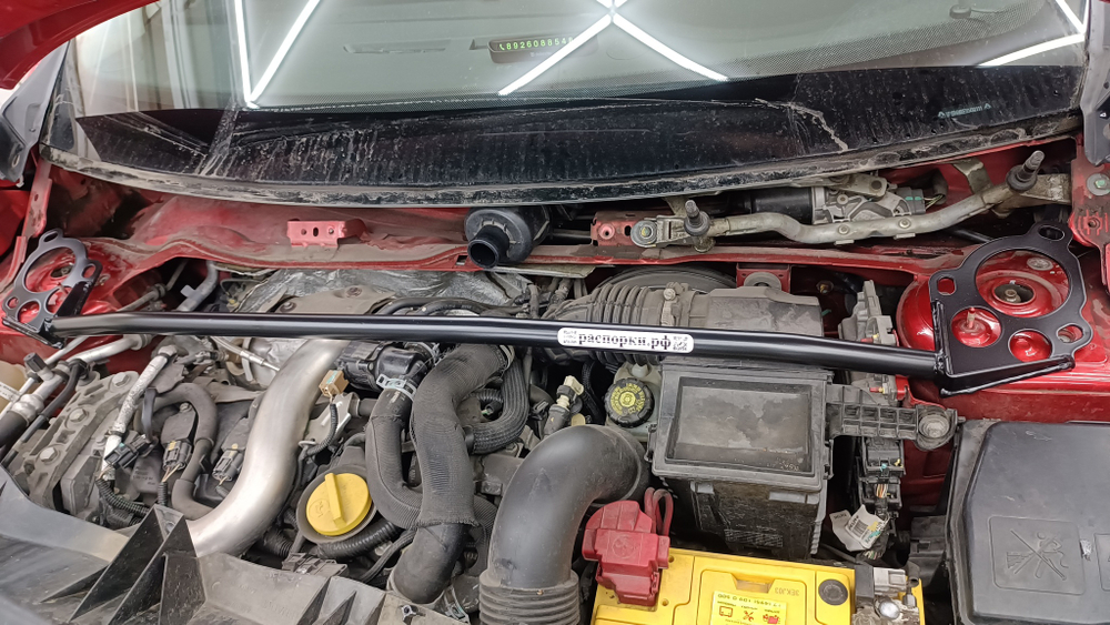 Распорка передних стоек (цельная) Renault Clio 4 (ПОД ЗАКАЗ)
