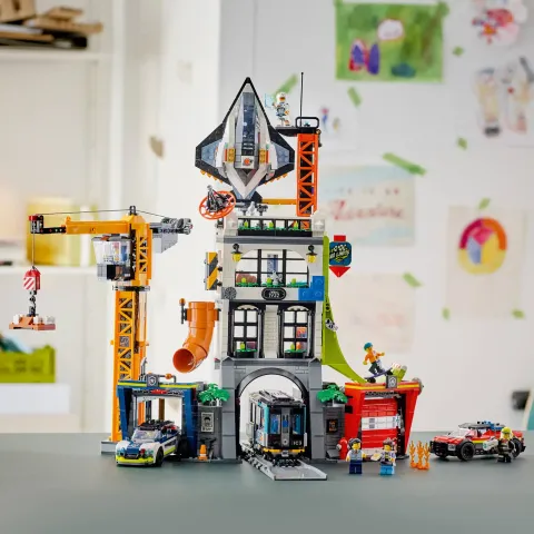 Конструктор LEGO City 60473 Городская башня