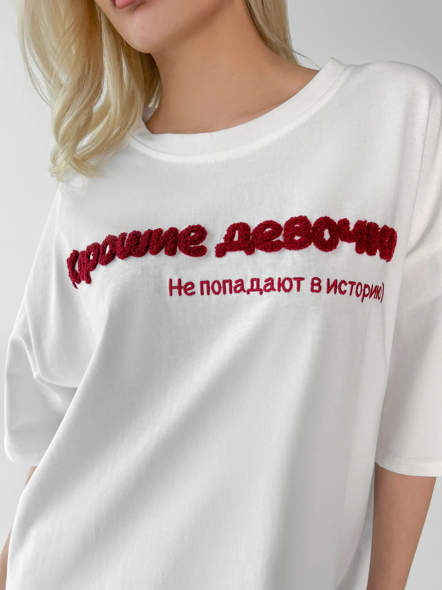 Футболка JN 5302 однотонная удлиненная с надписью Хорошие девочки