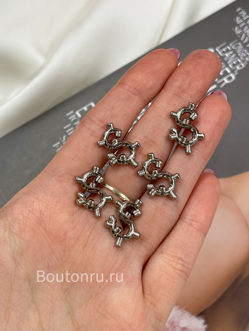 Пуговицы "S" с резьбой Скиап. серебристые