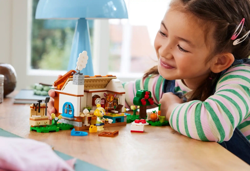 Конструктор LEGO Animal Crossing 77049 Посещение дома Изабель