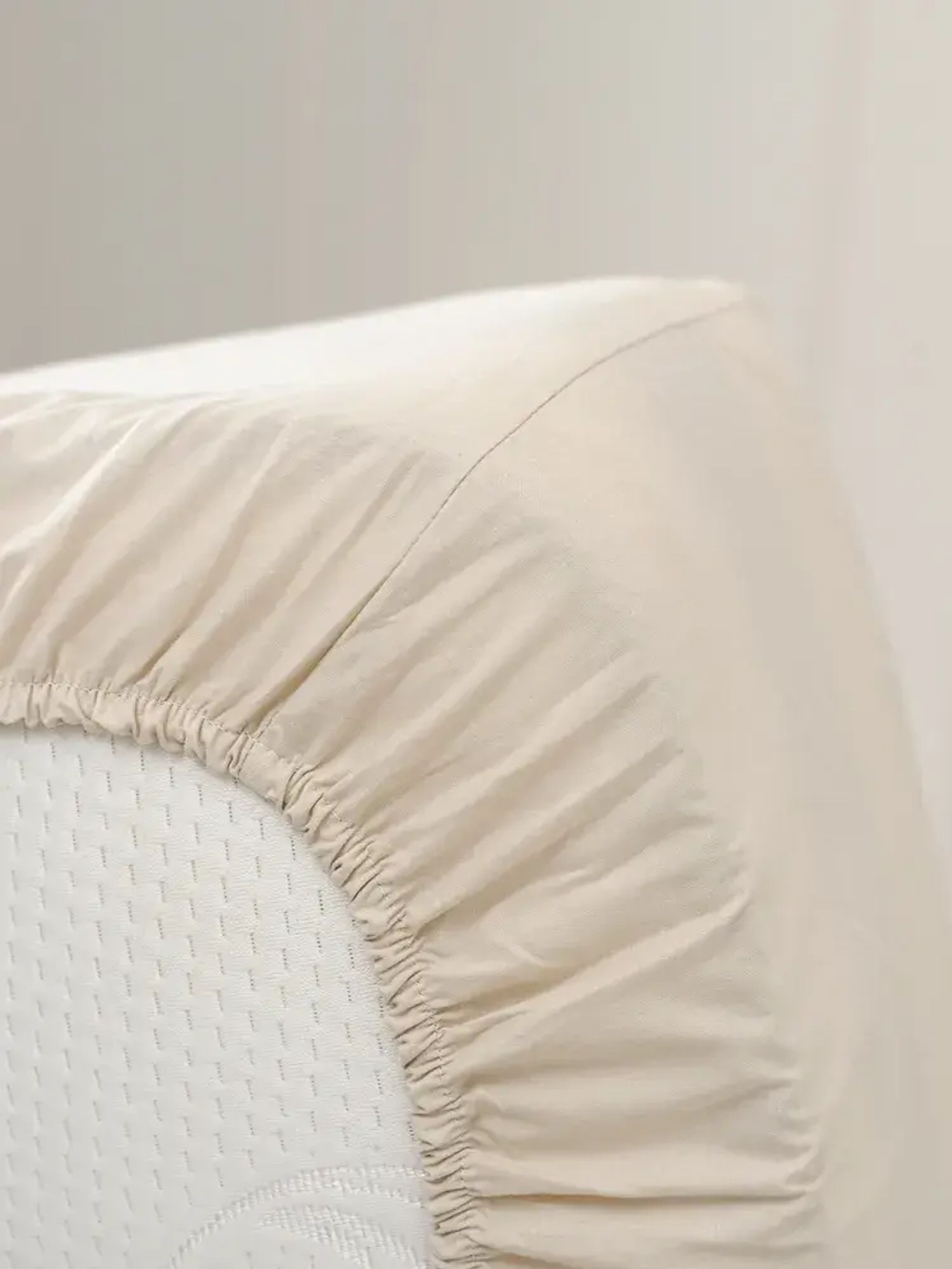 Простыня на резинке 180*200 серо-бежевый
