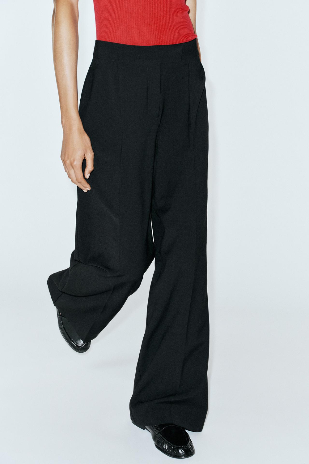 ZARA ШИРОКИЕ БРЮКИ С ЗАЩИПАМИ, ЧЕРНЫЙ