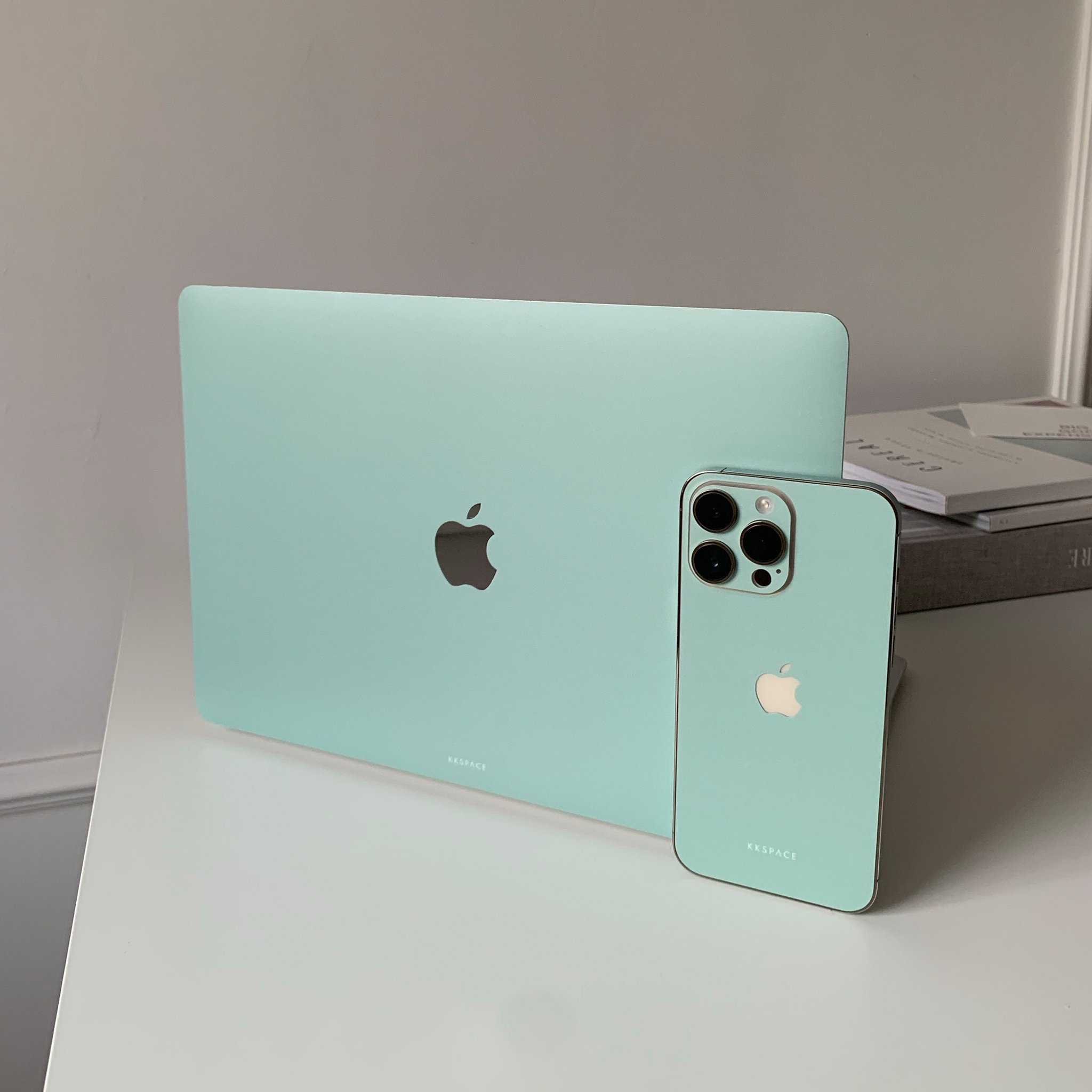 Виниловая наклейка MINT для MacBook