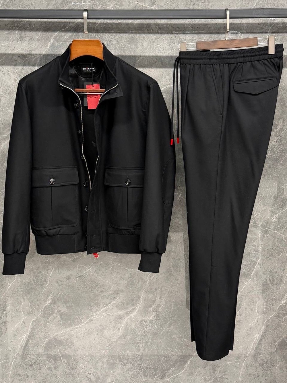 Костюм Kiton